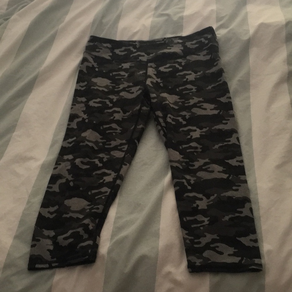Fabletics camo capris